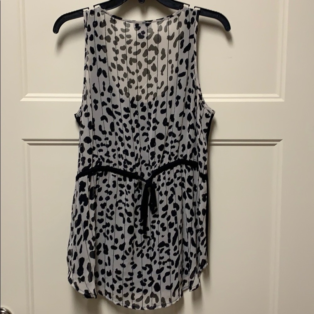 Top - Picture 2 of 2